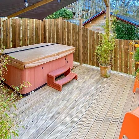 Ivyleaf Combe Lodges Stratton  Bagian luar foto