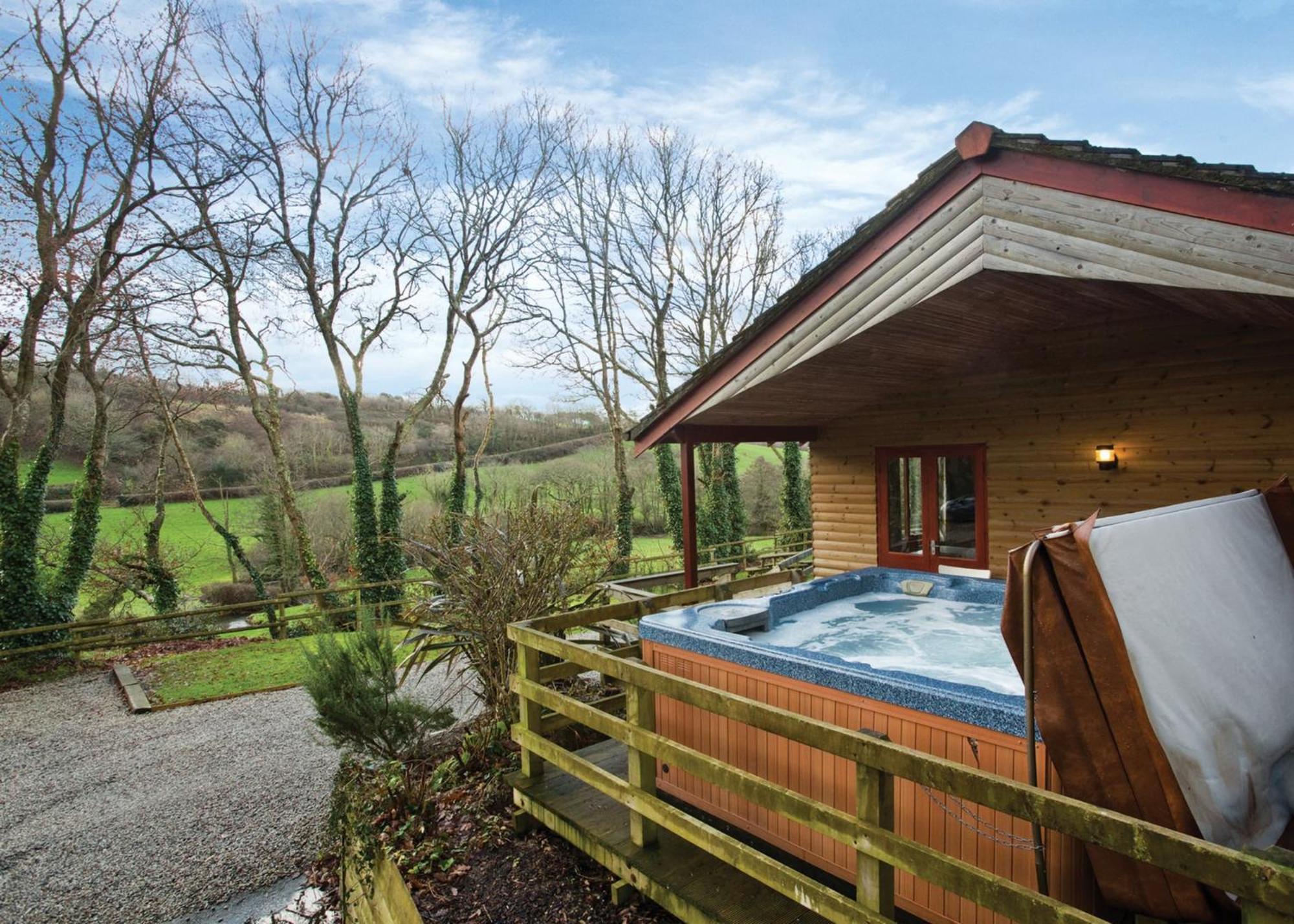 Ivyleaf Combe Lodges Stratton  Bagian luar foto