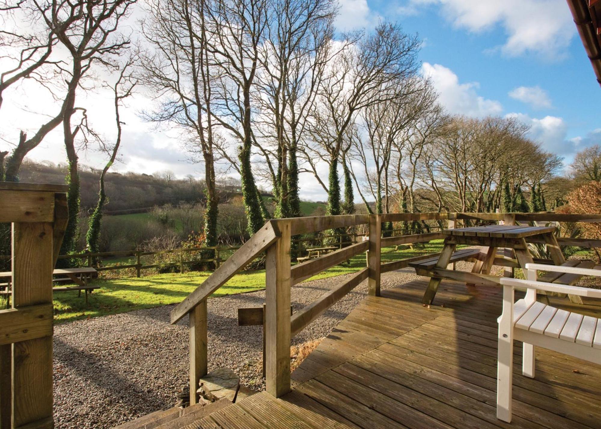Ivyleaf Combe Lodges Stratton  Bagian luar foto