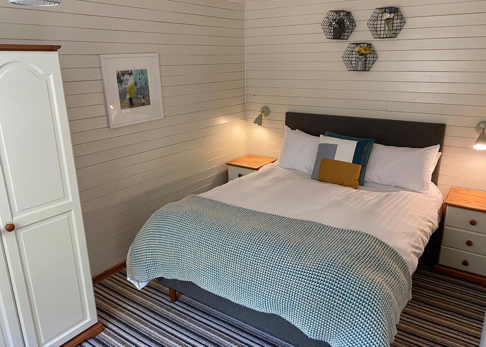 Ivyleaf Combe Lodges Stratton  Bagian luar foto