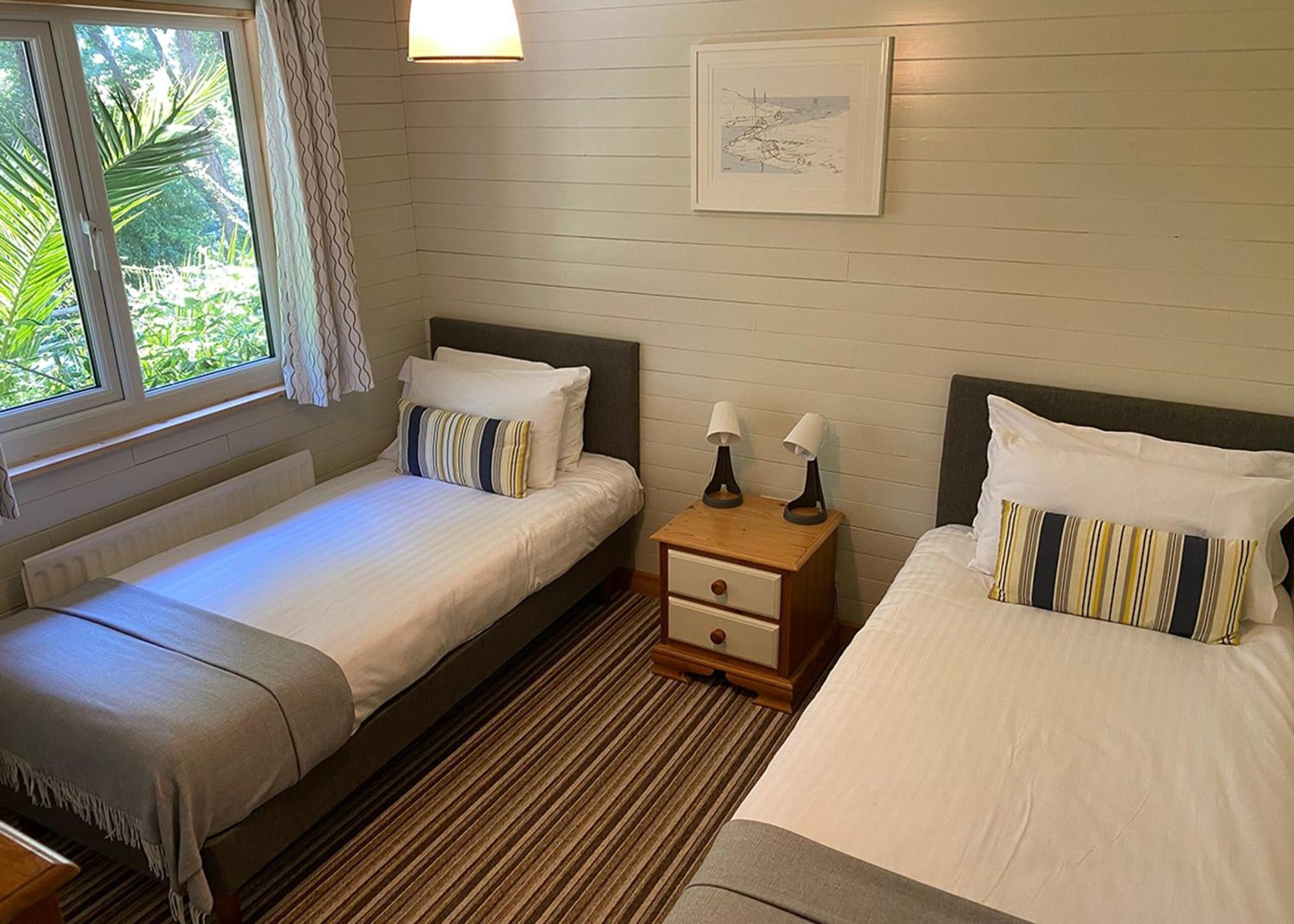 Ivyleaf Combe Lodges Stratton  Ruang foto